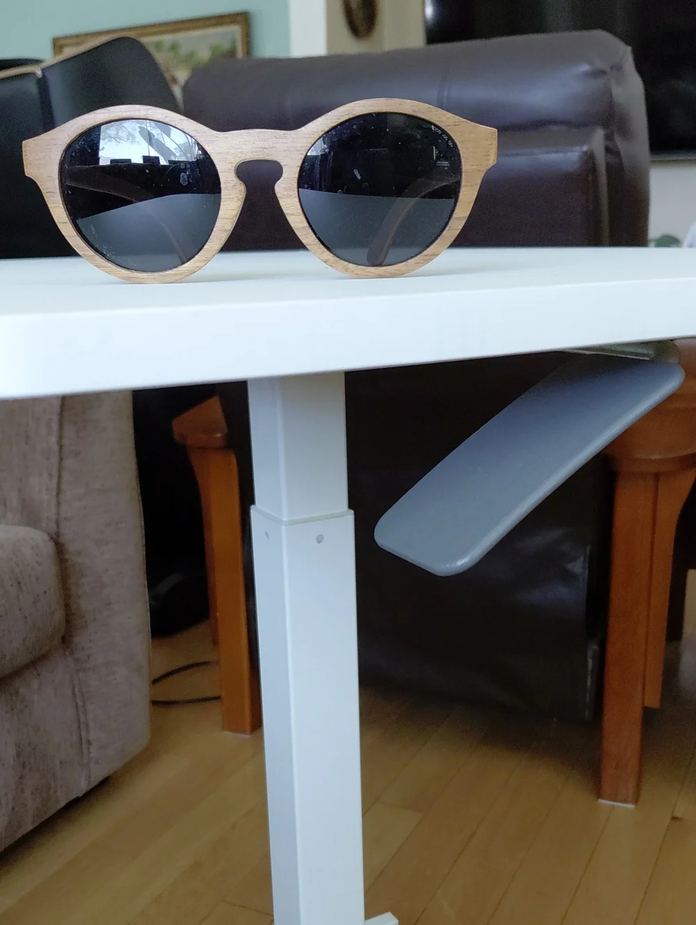 FINLAY AND CO MODEL BLWGNNS 020 Wooden Round Frame Sunglasses – Black Lenses